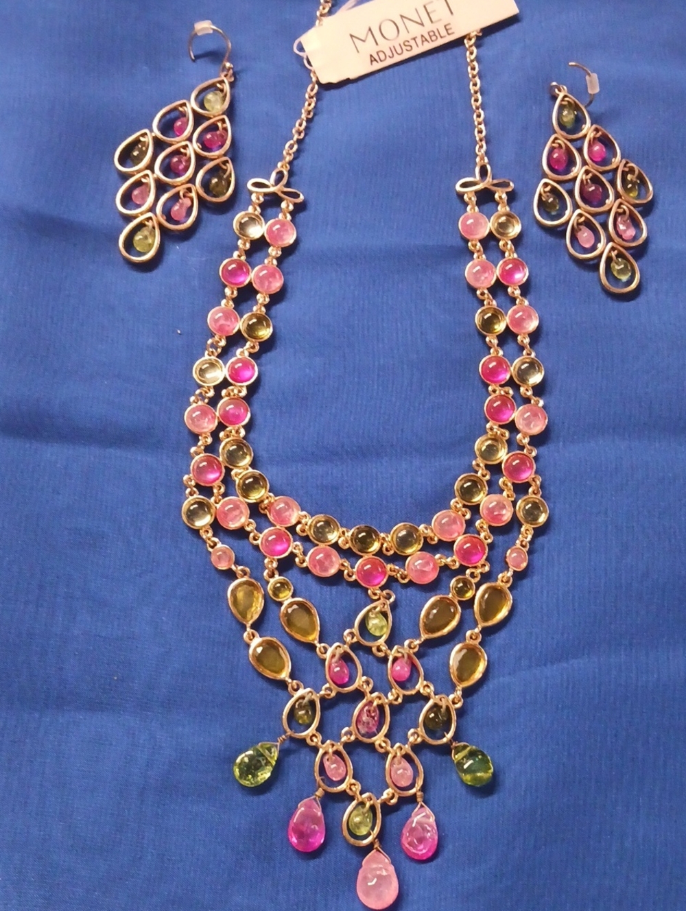 MONET NEW MULTI CRYSTAL BIB/EARRINGS SET